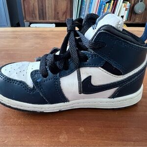 Nike Air Jordan 1 Mid 'Armory Navy